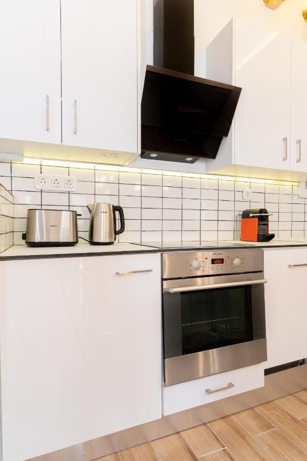 Modern Apartment, Short Walk To Acropolis Sites Athens Ngoại thất bức ảnh
